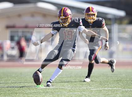 Thumbnail 2 in Menlo-Atherton vs. Pleasant Valley (Honor Bowl) photogallery.