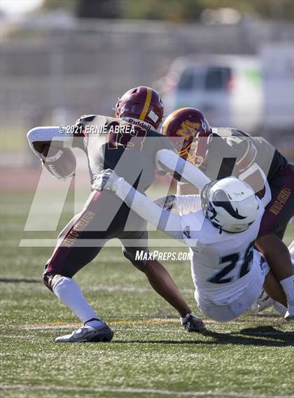 Thumbnail 1 in Menlo-Atherton vs. Pleasant Valley (Honor Bowl) photogallery.