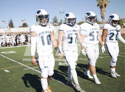 Thumbnail 2 in Menlo-Atherton vs. Pleasant Valley (Honor Bowl) photogallery.
