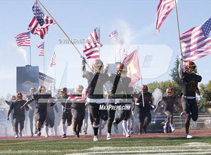 Thumbnail 3 in Menlo-Atherton vs. Pleasant Valley (Honor Bowl) photogallery.