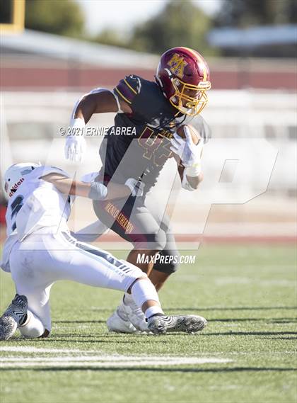 Thumbnail 3 in Menlo-Atherton vs. Pleasant Valley (Honor Bowl) photogallery.