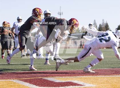 Thumbnail 2 in Menlo-Atherton vs. Pleasant Valley (Honor Bowl) photogallery.