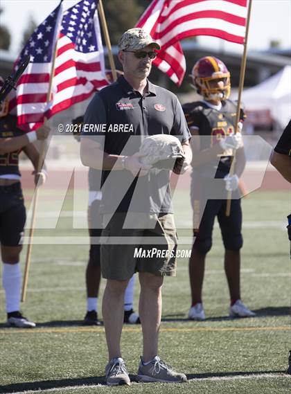 Thumbnail 3 in Menlo-Atherton vs. Pleasant Valley (Honor Bowl) photogallery.