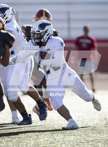 Thumbnail 2 in Menlo-Atherton vs. Pleasant Valley (Honor Bowl) photogallery.