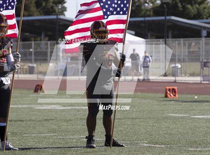 Thumbnail 3 in Menlo-Atherton vs. Pleasant Valley (Honor Bowl) photogallery.