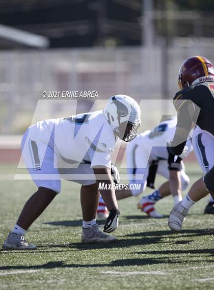 Thumbnail 2 in Menlo-Atherton vs. Pleasant Valley (Honor Bowl) photogallery.