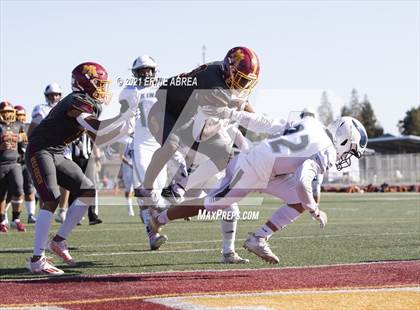 Thumbnail 1 in Menlo-Atherton vs. Pleasant Valley (Honor Bowl) photogallery.