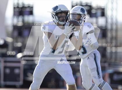 Thumbnail 2 in Menlo-Atherton vs. Pleasant Valley (Honor Bowl) photogallery.