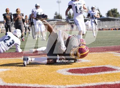 Thumbnail 3 in Menlo-Atherton vs. Pleasant Valley (Honor Bowl) photogallery.