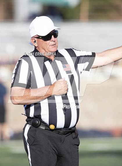 Thumbnail 3 in Menlo-Atherton vs. Pleasant Valley (Honor Bowl) photogallery.