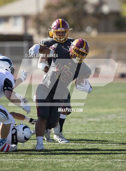 Thumbnail 3 in Menlo-Atherton vs. Pleasant Valley (Honor Bowl) photogallery.