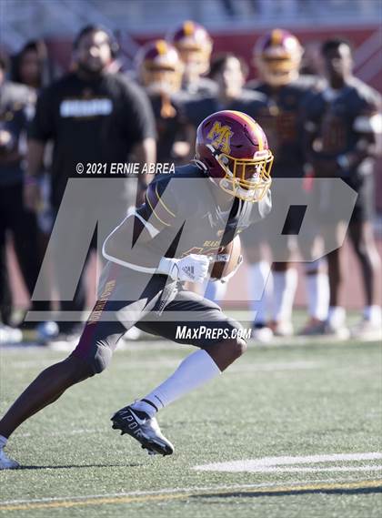 Thumbnail 2 in Menlo-Atherton vs. Pleasant Valley (Honor Bowl) photogallery.