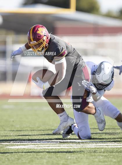 Thumbnail 1 in Menlo-Atherton vs. Pleasant Valley (Honor Bowl) photogallery.