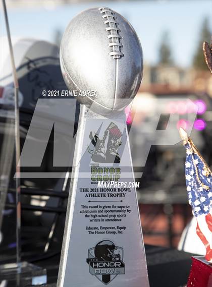 Thumbnail 1 in Menlo-Atherton vs. Pleasant Valley (Honor Bowl) photogallery.