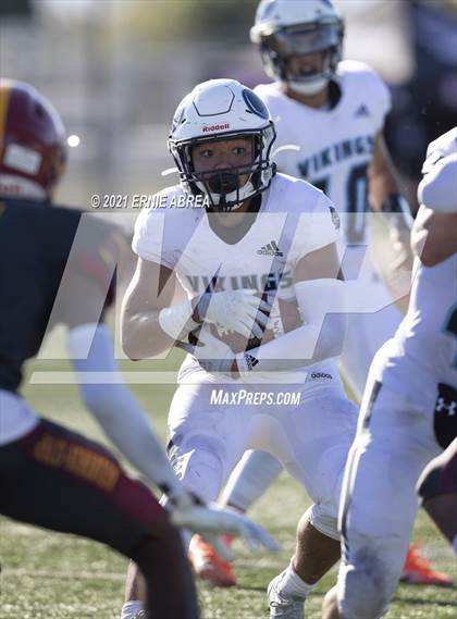 Thumbnail 2 in Menlo-Atherton vs. Pleasant Valley (Honor Bowl) photogallery.