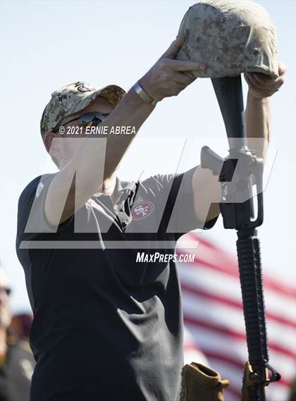 Thumbnail 2 in Menlo-Atherton vs. Pleasant Valley (Honor Bowl) photogallery.