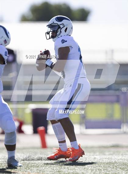 Thumbnail 3 in Menlo-Atherton vs. Pleasant Valley (Honor Bowl) photogallery.