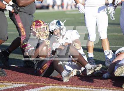 Thumbnail 2 in Menlo-Atherton vs. Pleasant Valley (Honor Bowl) photogallery.