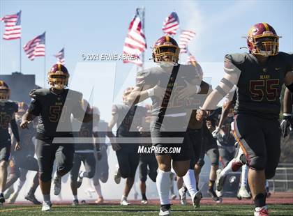 Thumbnail 3 in Menlo-Atherton vs. Pleasant Valley (Honor Bowl) photogallery.