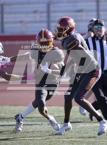 Thumbnail 1 in Menlo-Atherton vs. Pleasant Valley (Honor Bowl) photogallery.