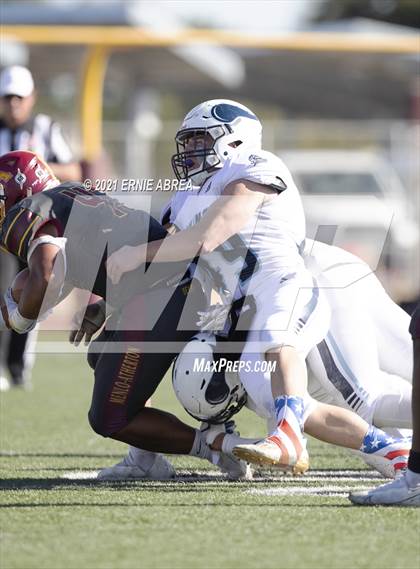 Thumbnail 2 in Menlo-Atherton vs. Pleasant Valley (Honor Bowl) photogallery.