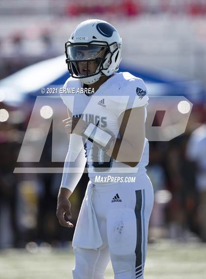 Thumbnail 2 in Menlo-Atherton vs. Pleasant Valley (Honor Bowl) photogallery.