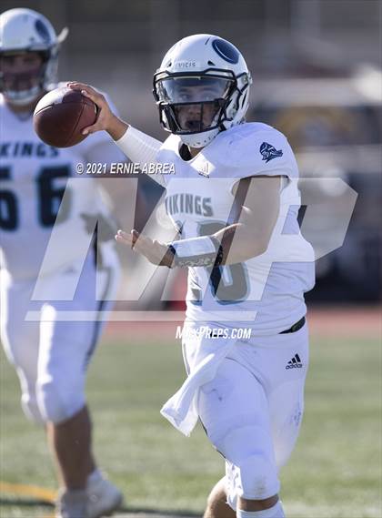 Thumbnail 2 in Menlo-Atherton vs. Pleasant Valley (Honor Bowl) photogallery.