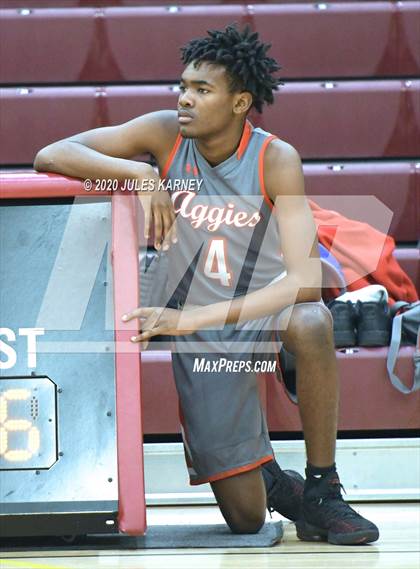 Thumbnail 3 in Arbor View vs Faith Lutheran photogallery.
