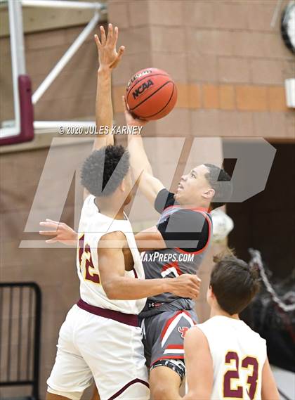 Thumbnail 3 in Arbor View vs Faith Lutheran photogallery.