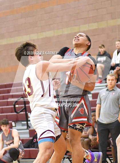 Thumbnail 3 in Arbor View vs Faith Lutheran photogallery.