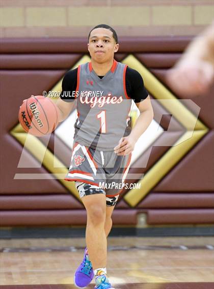 Thumbnail 3 in Arbor View vs Faith Lutheran photogallery.