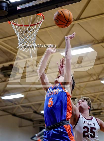 Thumbnail 2 in Chilton County vs Thorsby (Chilton County Tournament Semifinal) photogallery.