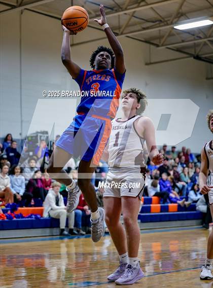 Thumbnail 3 in Chilton County vs Thorsby (Chilton County Tournament Semifinal) photogallery.