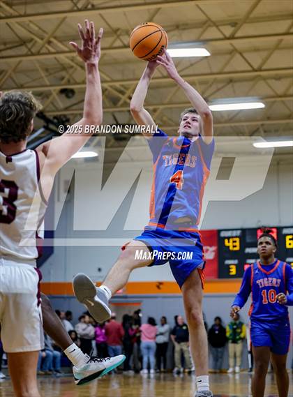 Thumbnail 3 in Chilton County vs Thorsby (Chilton County Tournament Semifinal) photogallery.