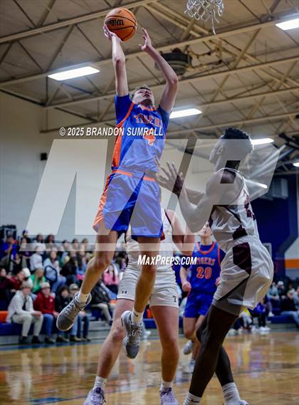 Thumbnail 1 in Chilton County vs Thorsby (Chilton County Tournament Semifinal) photogallery.
