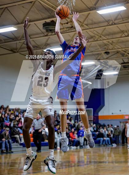Thumbnail 1 in Chilton County vs Thorsby (Chilton County Tournament Semifinal) photogallery.
