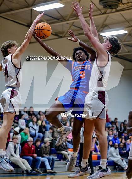 Thumbnail 1 in Chilton County vs Thorsby (Chilton County Tournament Semifinal) photogallery.