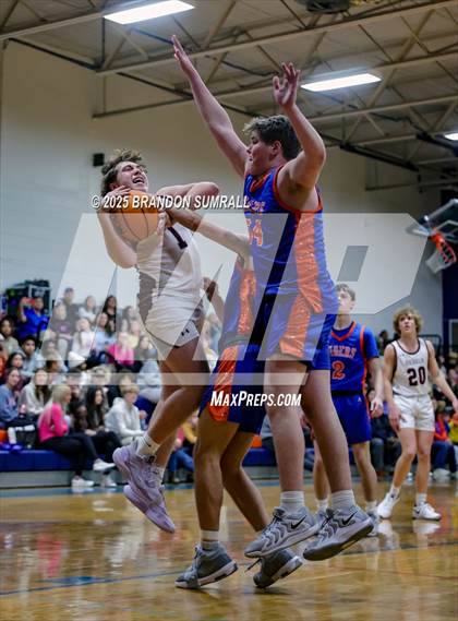 Thumbnail 1 in Chilton County vs Thorsby (Chilton County Tournament Semifinal) photogallery.