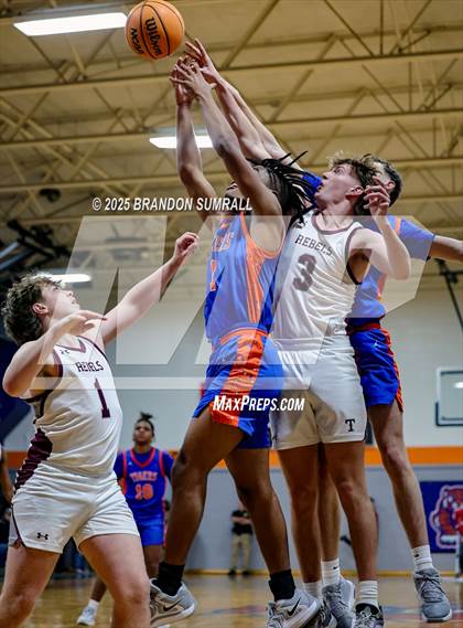 Thumbnail 1 in Chilton County vs Thorsby (Chilton County Tournament Semifinal) photogallery.