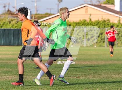 Thumbnail 2 in Loyola vs Palos Verdes (Scrimmage) photogallery.