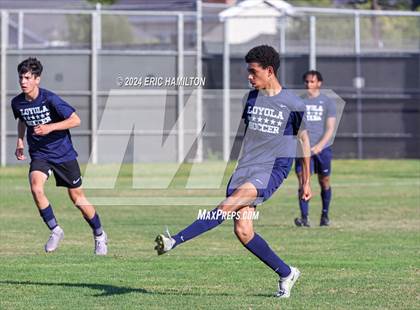 Thumbnail 1 in Loyola vs Palos Verdes (Scrimmage) photogallery.