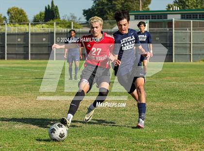 Thumbnail 2 in Loyola vs Palos Verdes (Scrimmage) photogallery.
