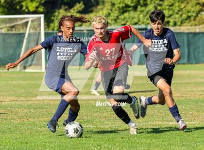 Thumbnail 1 in Loyola vs Palos Verdes (Scrimmage) photogallery.