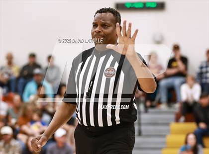 Thumbnail 1 in Windsor vs. Pueblo East (CHSAA 5A Round 1) photogallery.