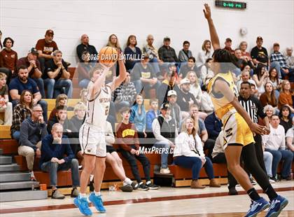 Thumbnail 1 in Windsor vs. Pueblo East (CHSAA 5A Round 1) photogallery.