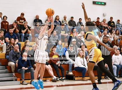 Thumbnail 2 in Windsor vs. Pueblo East (CHSAA 5A Round 1) photogallery.