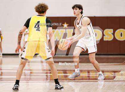 Thumbnail 3 in Windsor vs. Pueblo East (CHSAA 5A Round 1) photogallery.