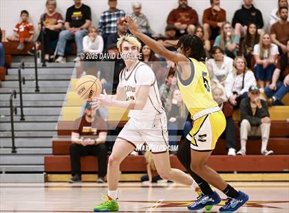 Thumbnail 3 in Windsor vs. Pueblo East (CHSAA 5A Round 1) photogallery.