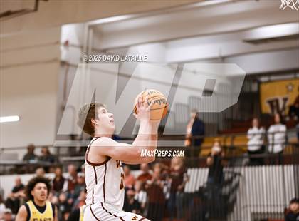 Thumbnail 1 in Windsor vs. Pueblo East (CHSAA 5A Round 1) photogallery.