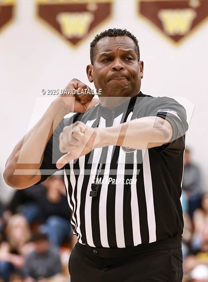 Thumbnail 2 in Windsor vs. Pueblo East (CHSAA 5A Round 1) photogallery.